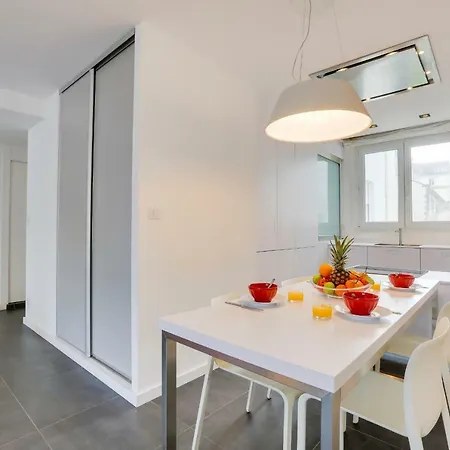 Apartment Luminous 2br, In The Heart Of Biarritz